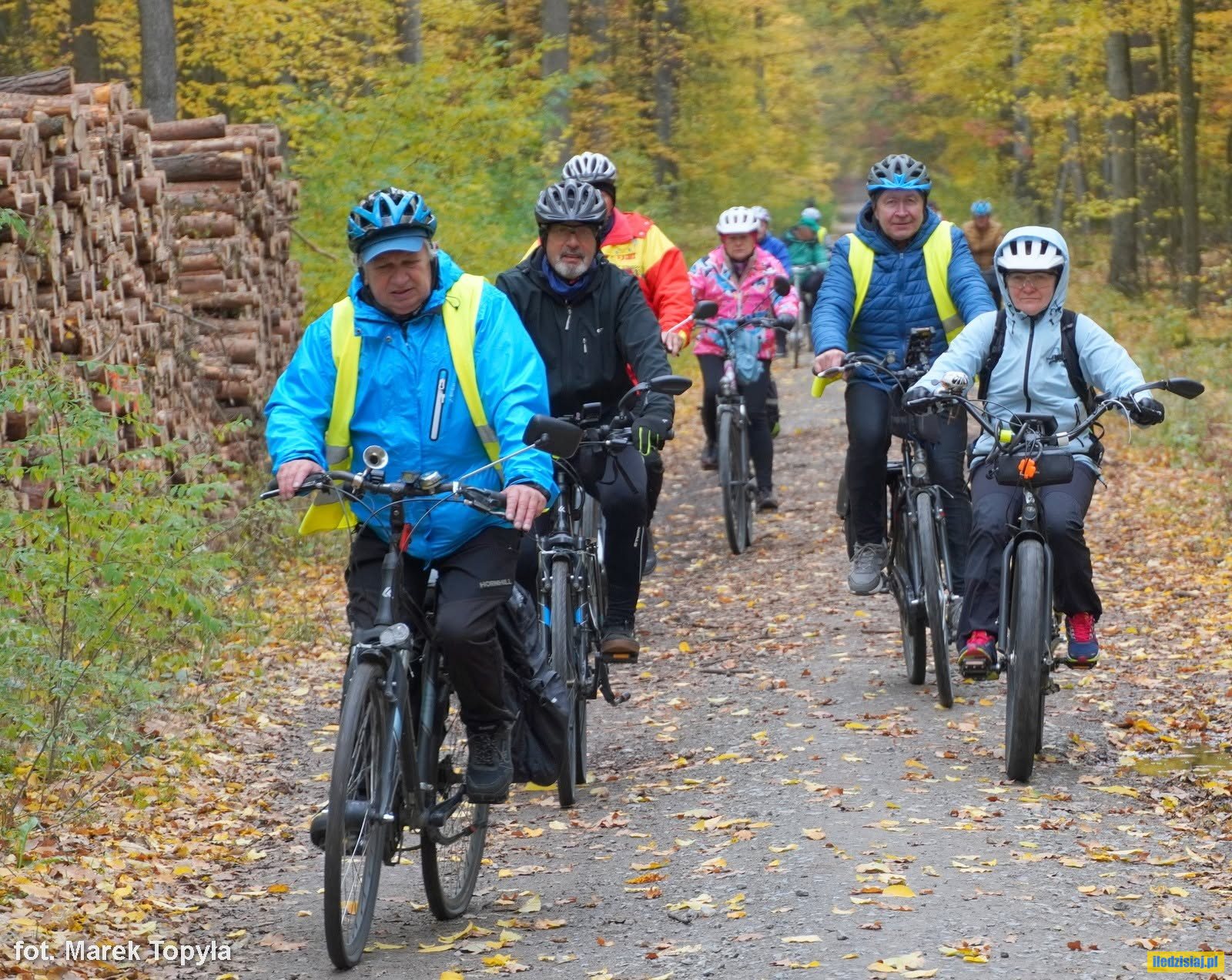 Rowerzyści z Radzynia szlakami jesiennych kapliczek. Prawie 60 km